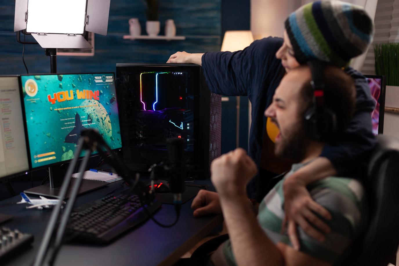 Interactive Storylines: Game Narrative Development with Mythylxde